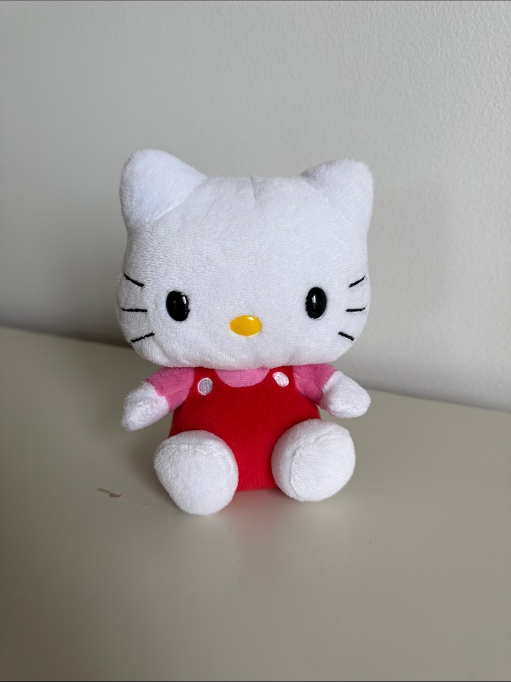 Sanrio Hello Kitty Plush in White, Red & Pink